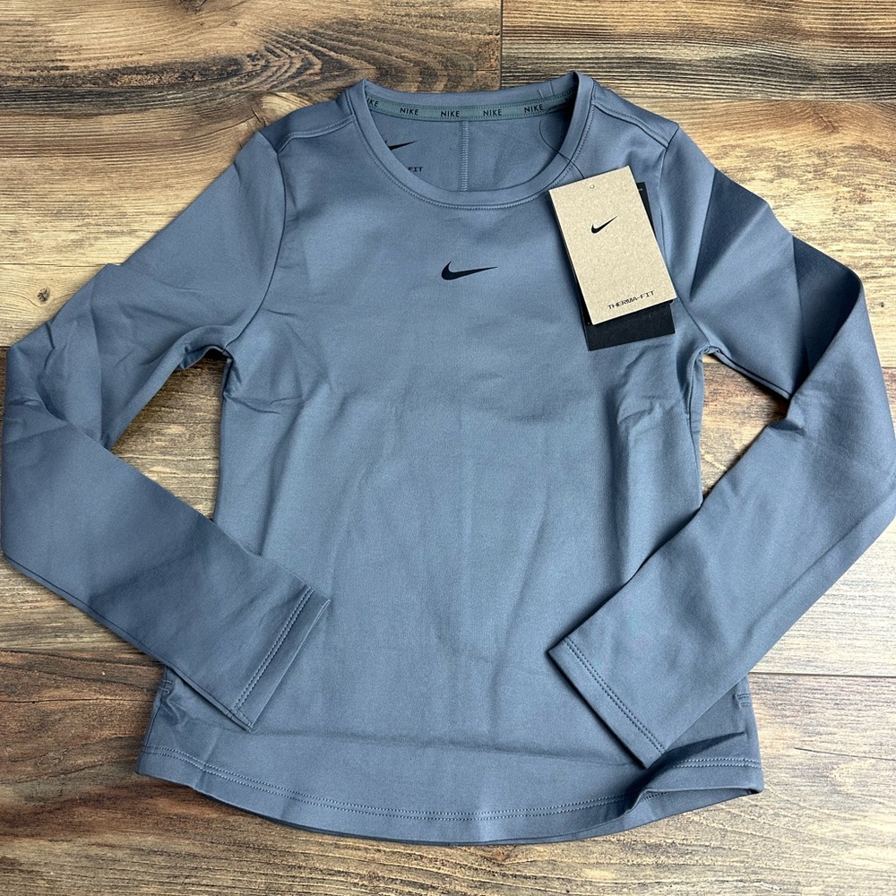 Nike Big Girl Therma Slim Fit Top